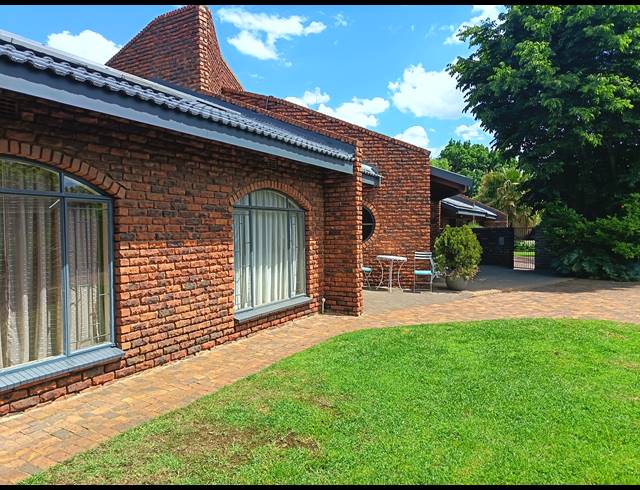 3 BEDROOM HOUSE FOR SALE IN GOLF PARK